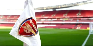 Arsenal thanh lý đội hình